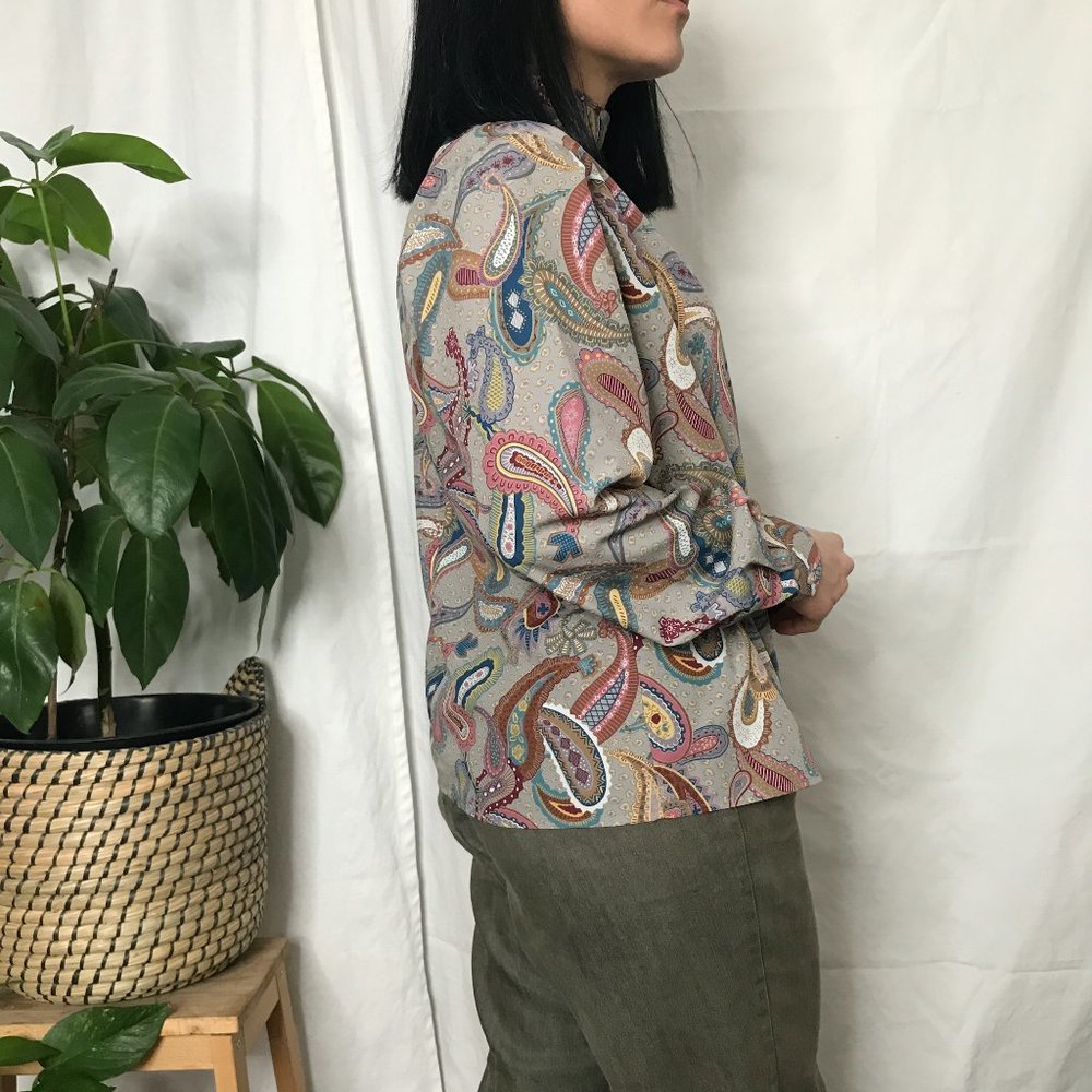 SOLD Vintage 1970s paisley blouse long sleeve - Picture 4 of 11